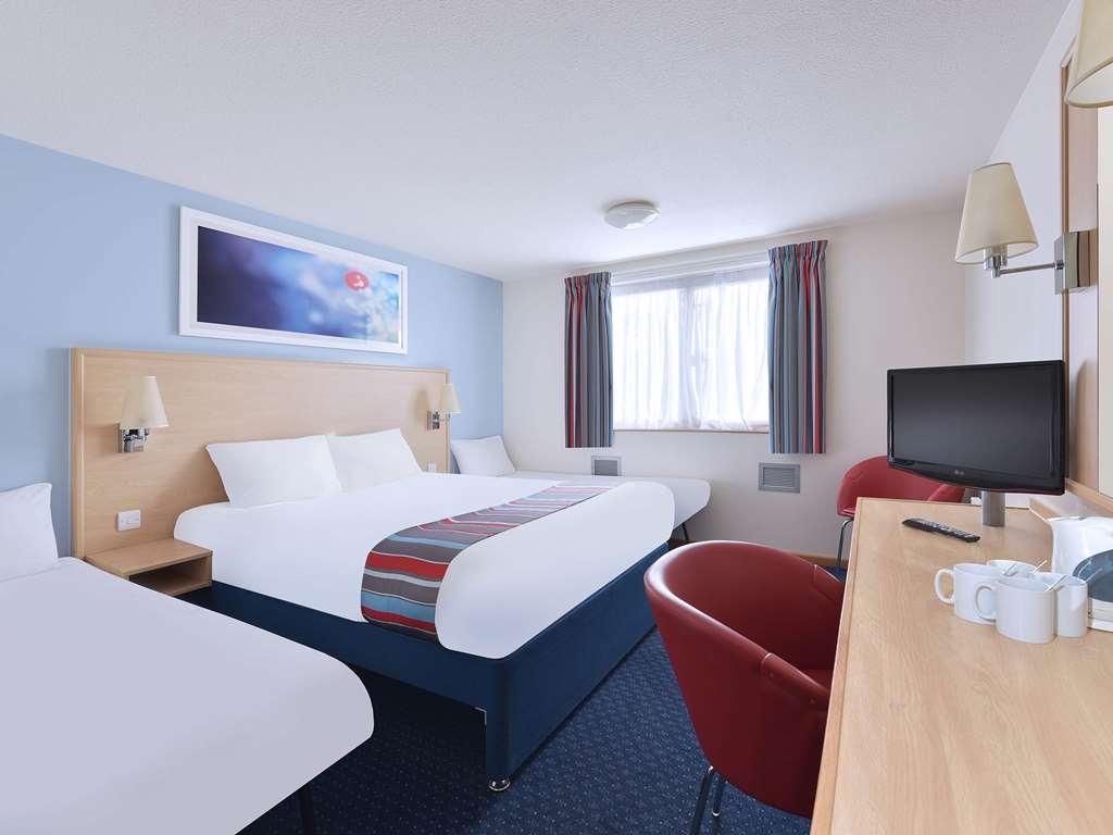 Travelodge Birmingham Hilton Park M6 Southbound Great Wyrley Rum bild