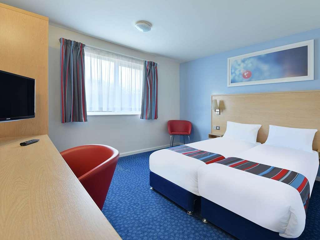 Travelodge Birmingham Hilton Park M6 Southbound Great Wyrley Rum bild